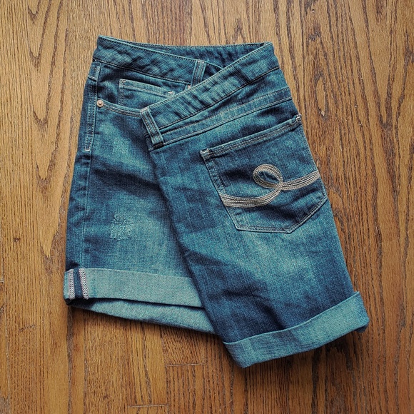 Seven7 Distressed Cuffed Shorts - Picture 3 of 4